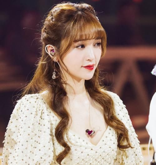  节目|《浪姐》三公淘汰名单曝光，金莎孟佳王丽坤退场，终究还是靠人气