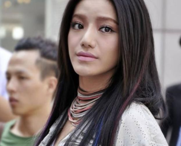  尴尬|最尴尬的事：明明一起出道，如今我还是选手，你却成了导师