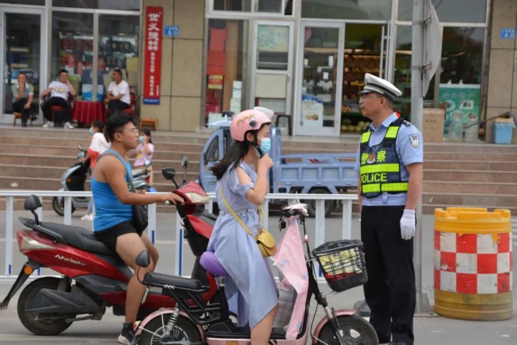  山丹|带了！戴了？自欺欺人！山丹公安交警持续开展电动车专项整治行动