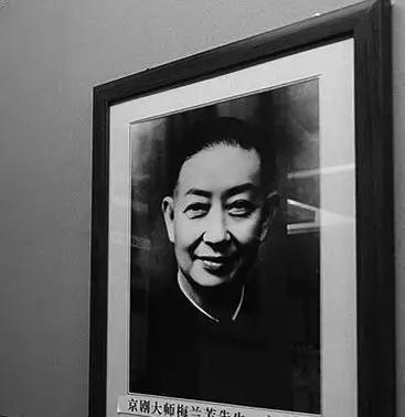 永久|鲁迅为何不屑梅兰芳:中国最伟大最永久的艺术是男人扮女人