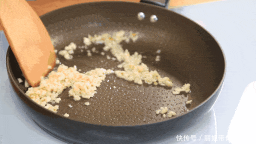  蒜香酸菜鱼|10款蒜香美食测评，没有一款不让你流口水！