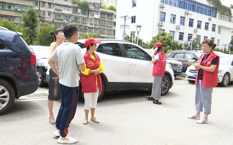  监控|又来！！这次坠下“活的”！业主调监控一看，更生气.....