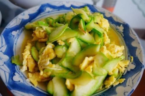 块钱|夏天,遇见此菜多买点,2块钱一斤,清凉解暑,钙质比牛奶还高