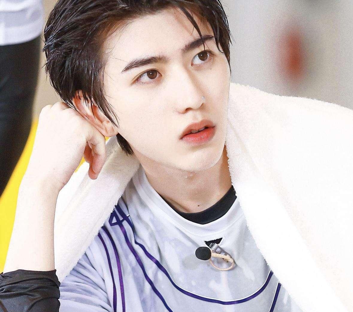  放大镜|鞠婧祎赵丽颖，蔡徐坤范丞丞，综艺这一放大镜太影响他们的口碑了