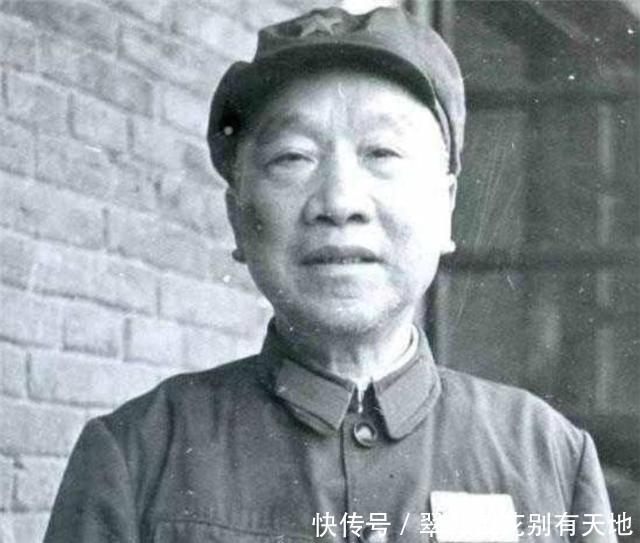 肩章|1955年授衔时,他当众扯下肩章不戴,下葬时也不穿军装