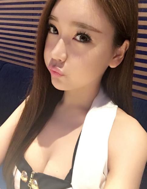  转身|《格格要出嫁》爆红后，18岁的倪睿思甩了胡彦斌，转身跟了罗中旭