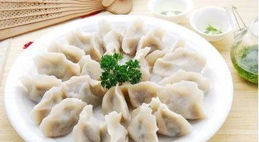  饺子皮|饺子为何一煮就破，原来是少放了一物，难怪总露馅，口感还不好！