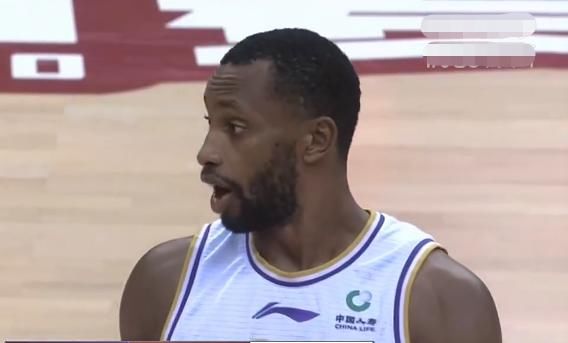  吉林|形势不妙！双外援北控没优势，摩尔特里炸裂暴扣，瞧马布里激动的