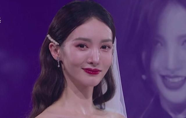  浪姐|同是穿婚纱亮相《浪姐》总决赛：金晨绝美，李斯丹妮却暴露了短板