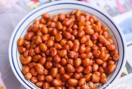 不错的选|炒花生米时,直接放油是不对的,多加1步,酥香脆,一星期不返潮