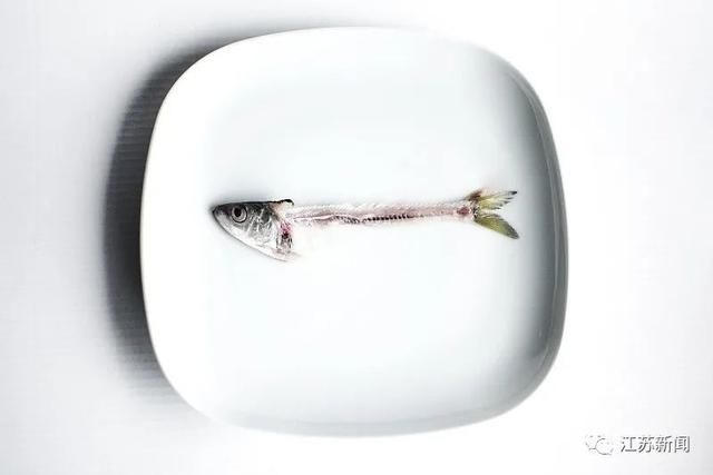 医生|悲剧!男子鱼刺卡喉3天后呕血身亡!医生感叹:如果早点来…