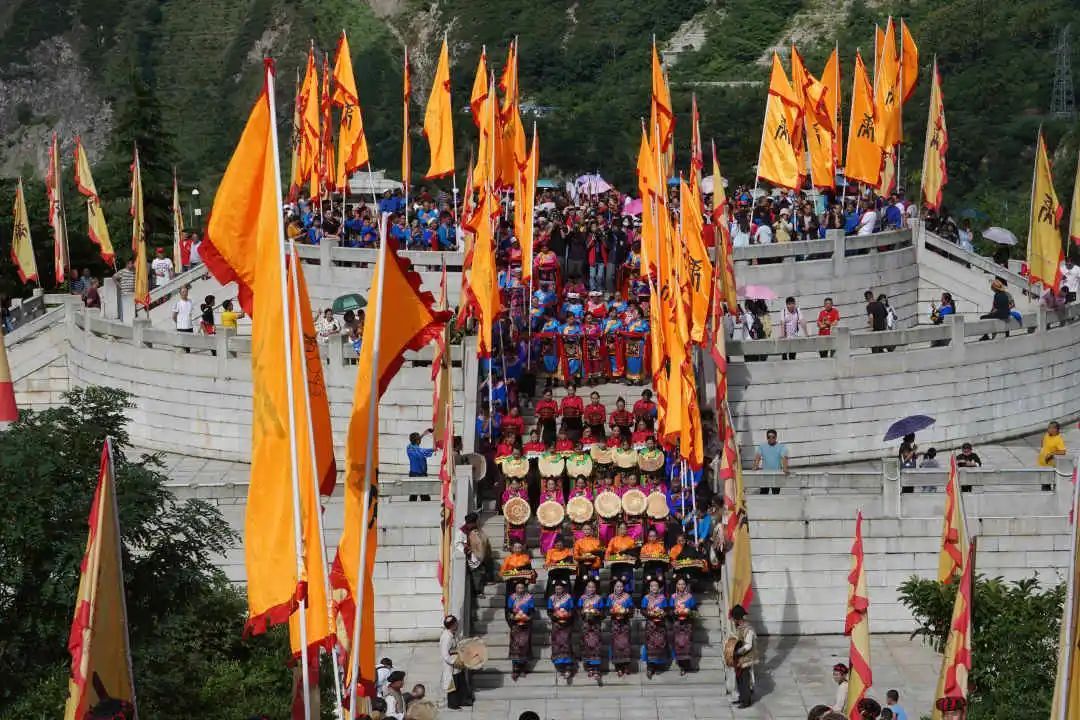 大禹祭坛前|锁定现场！汶川大禹祭坛太hot！