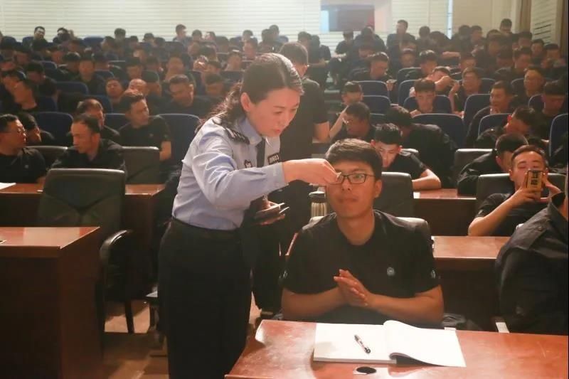 警中|10年“纸上谈兵”解锁真相密码,警中“技术流女神”竟是这样的?