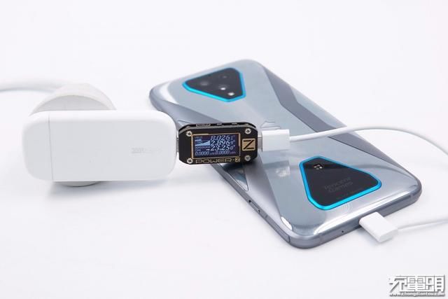  功率为8|小饼干能给什么设备用？OPPO 50W 超闪饼干充电器兼容性评测