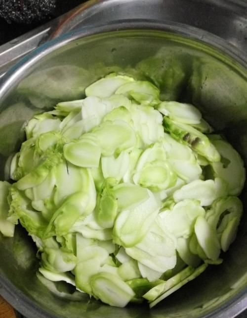  季节性|雷打不动吃这菜，季节性强，水分高，热量低，给肠道大扫除，越吃越瘦