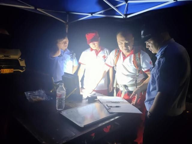  下山|杭州一公司200人深山团建，都没带手机！下山才发现少了1个！最有户外经验的28岁小伙出事了…