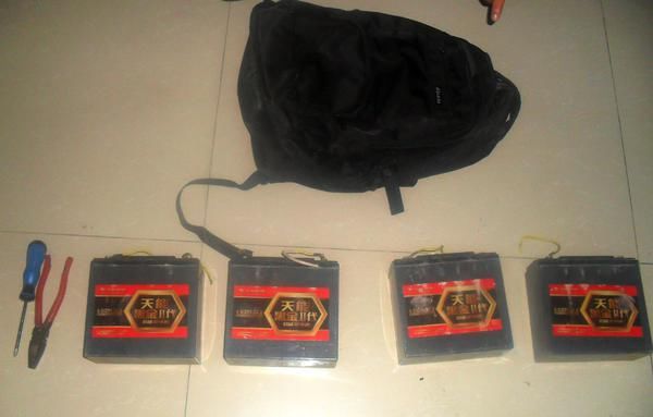 七里营镇|三少年结伙偷电瓶 只为筹钱上网打游戏