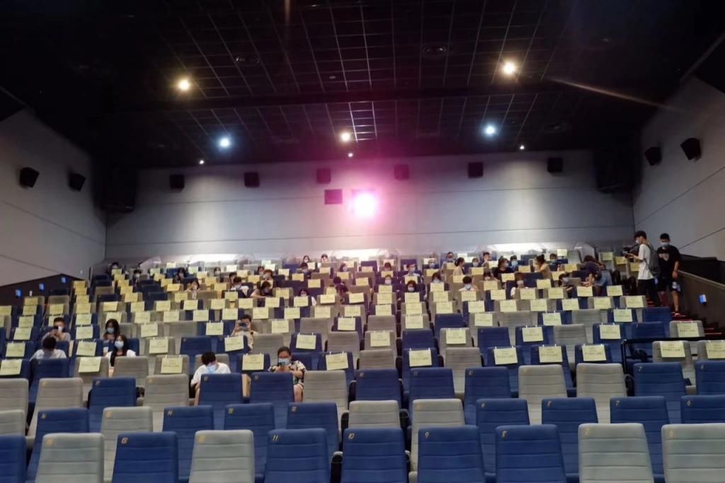  赔钱|复工后的影视人：月亏损增加20万，赔钱也要攒人气