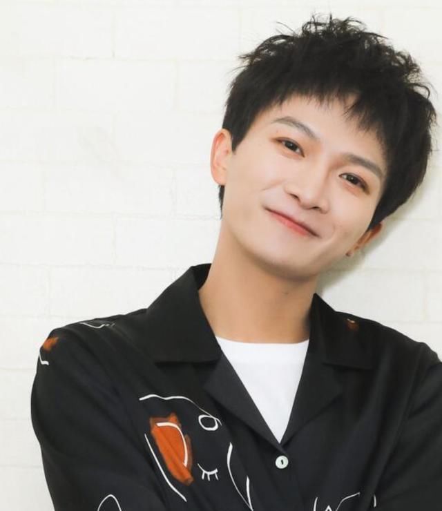  十月|肖战十月携新综艺复出! 艺人阵容惹争议, 肖战只配用等来省略?