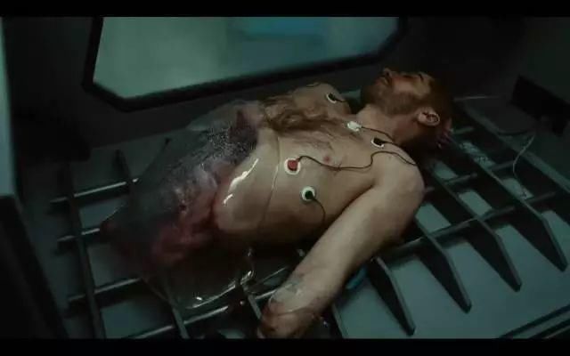 男主人公|源代码:8分钟拯救世界的烧脑电影,愿一切都能停止在那一吻