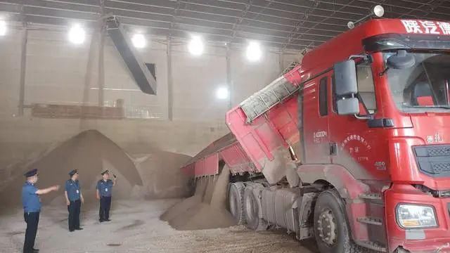 雷霆|郏县交通执法局“雷霆行动”最新战果，337辆非法货车整改到位