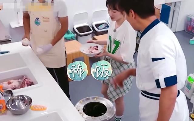  赵丽颖|赵丽颖无情“捅刀”，黄晓明秒变小奶狗，＂都是我的错＂成了口头禅