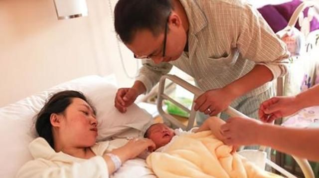  听到|“今天接生九个娃都是男孩”，听到护士这话，新晋宝爸开心不起来