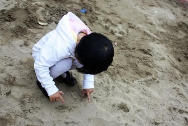 上学|上学后容易被“孤立”的孩子，跟家庭条件无关，4类性格需注意