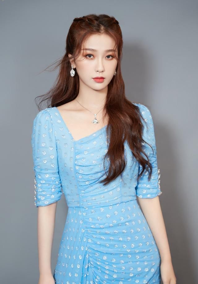  综艺|The9首次合体，参加综艺《非日常派对》，发布会上白蓝穿搭超清爽