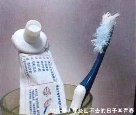 幽默|搞笑图片幽默段子笑话: 哈哈哈,妹子你的两条裤袜颜色不一样啊