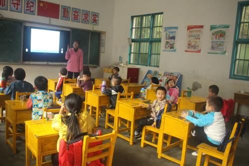 见证|最后的留守教师：她见证三王村的改变