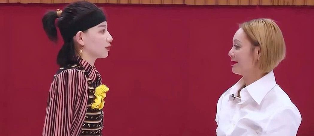  淡定|宁静与李斯现场针锋相对，其他姐姐坐在台下看戏，王霏霏不淡定了