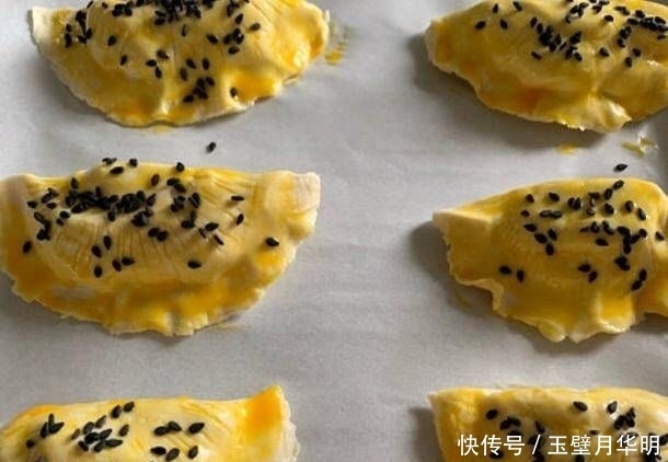  甜点|如果你想吃甜点，又不想太复杂，可以试试不加黄油的香蕉薯片