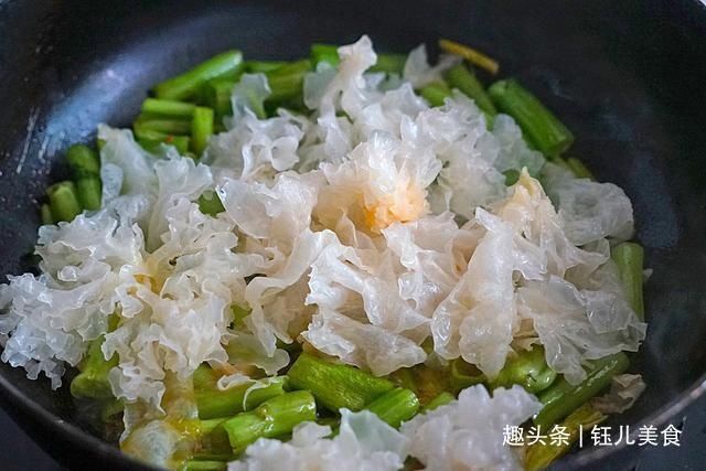 维生素|入秋后，多吃此碱性蔬菜，1块钱1斤，营养美味，趁着便宜抓紧吃