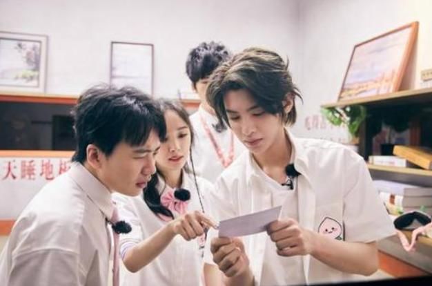  麟火了起来|2020年参加综艺节目最多的明星，第一名上了福布斯榜