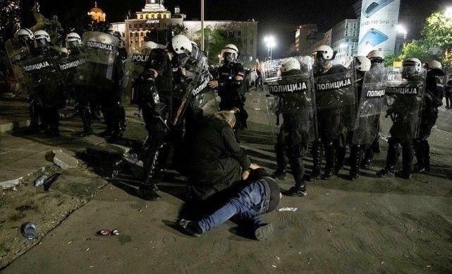  塞国|欧洲巴铁突然收网，出动宪兵抓捕大批美雇佣兵，俄：变天阴谋破产