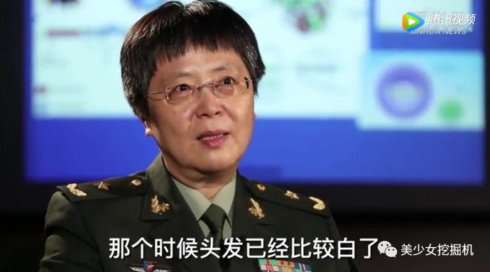 黑发|从清华女神到护国女将军，54岁黑发变白发，全国都为她湿了眼眶…