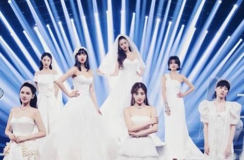  乘风破浪|《乘风破浪的姐姐》：姐姐们成团就是不一样，总决赛的PK超刺激！