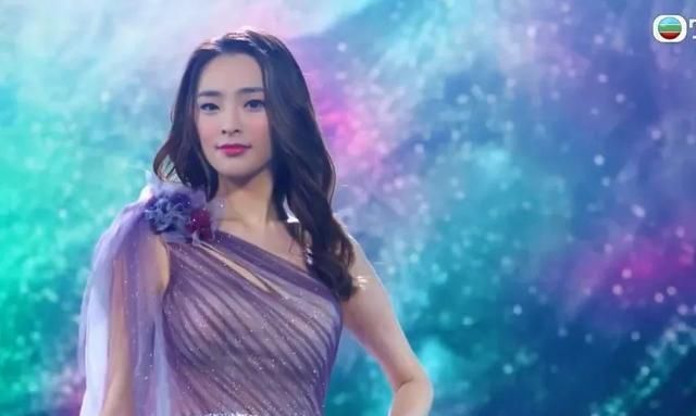  终于|港姐评委终于不眼瞎了