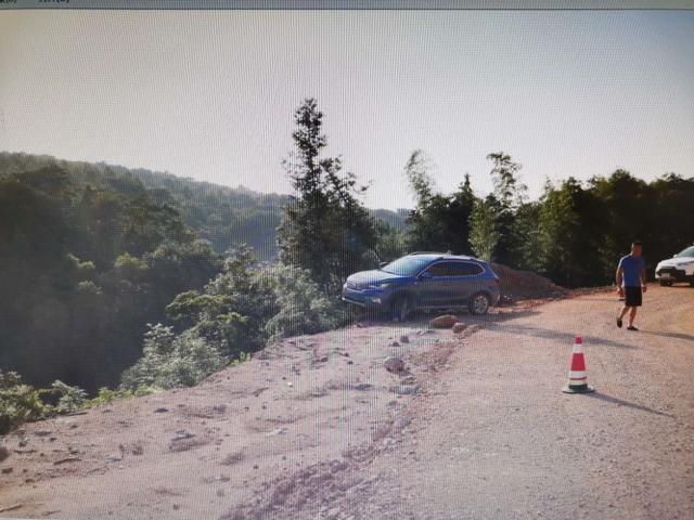  通宵|司机通宵玩麻将，驾车险些掉悬崖