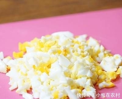 法棍面包|早餐:酸奶水果捞火腿绿豆沙拉