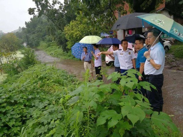 内江市|暴雨后形成堰塞湖 内江市市中区多部门联动处置险情