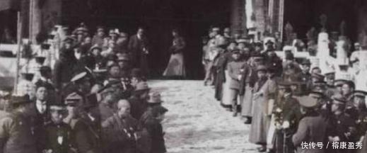 男子|珍贵的清朝老照片！图三是一位犯了罪的男子，他的神情让人可怜