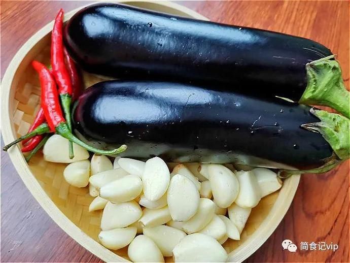  好吃|茄子这样做，比肉好吃多了！