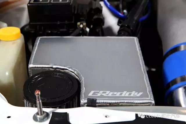  姑娘|我也想遇见个开R32 GT-R的姑娘，然后深陷其中不可自拔