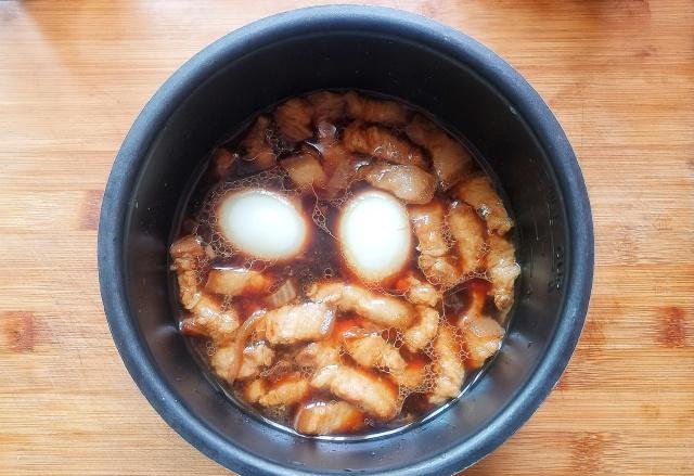 叫外卖|别叫外卖了,自己在家就能做卤肉饭,12块的成本,2人吃到撑