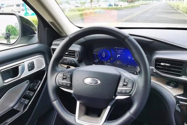  福特|精致的“大兄弟”儿，试驾长安福特全新探险者