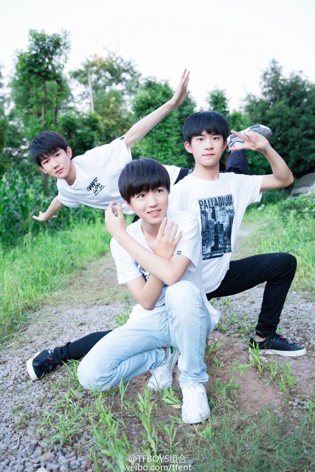  系列|TFBOYS“地主家的傻儿子”四弹系列来袭，沙雕与可爱并存的三小只