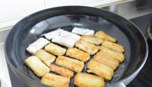  不粘锅|带鱼怎么除腥味？原来这么简单，不腥不破皮还不粘锅