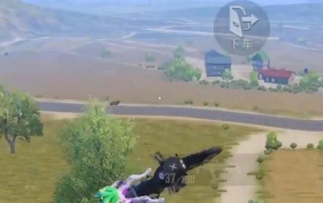  操作|和平精英竟能实现空中换装？直播大佬在线教学，哪成想翻车了